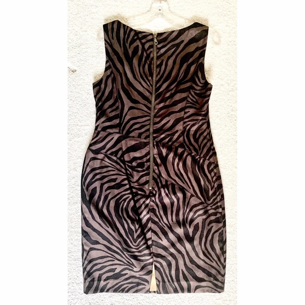 MUSE MULTI ZIPPER DRESS- SATIN ZEBRA PATTERN🦓 (SIZE: 10) - Picture 6 of 6